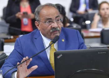 senador Chico, parlamentar, processo