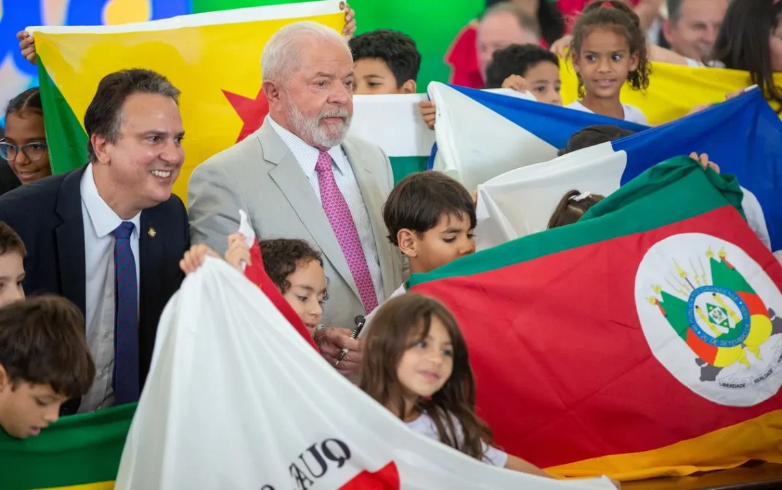 Educação, Nacional, Política, educacional, Plano, Nacional de, Educação;