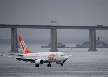 empresa aérea, companhia aérea;