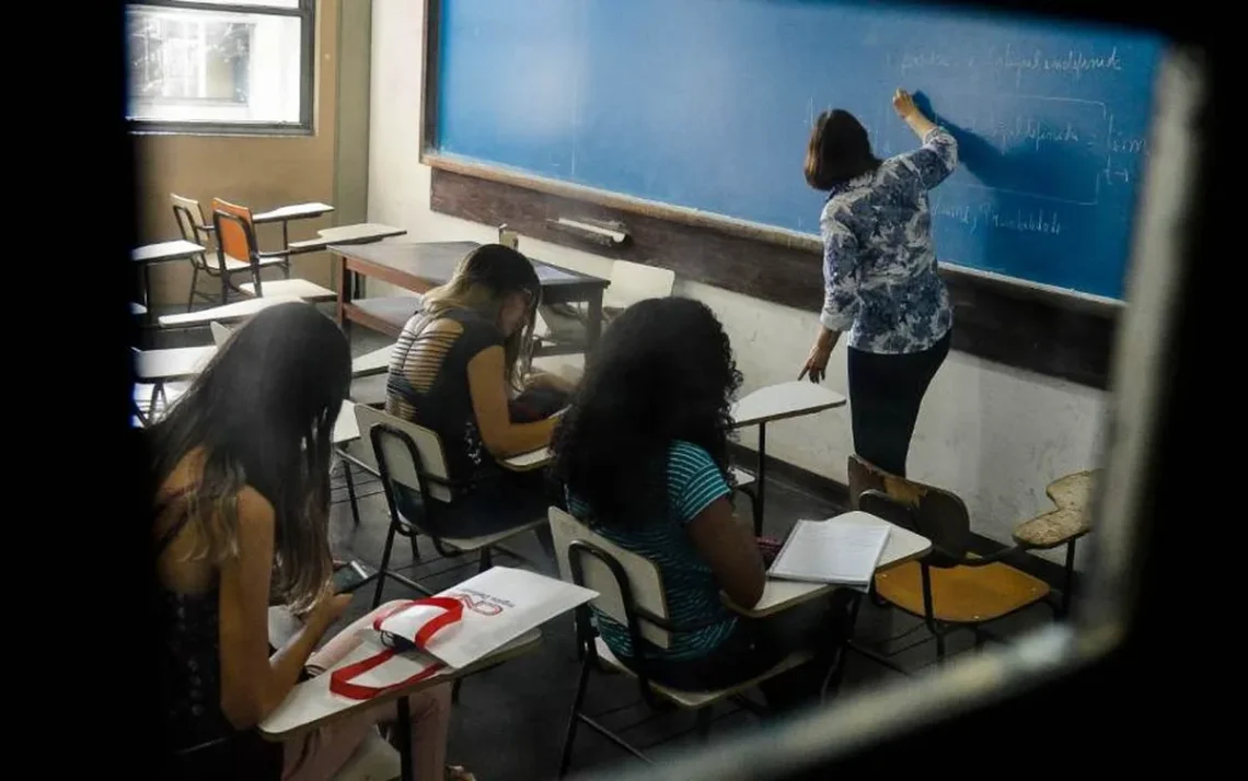 Educação;