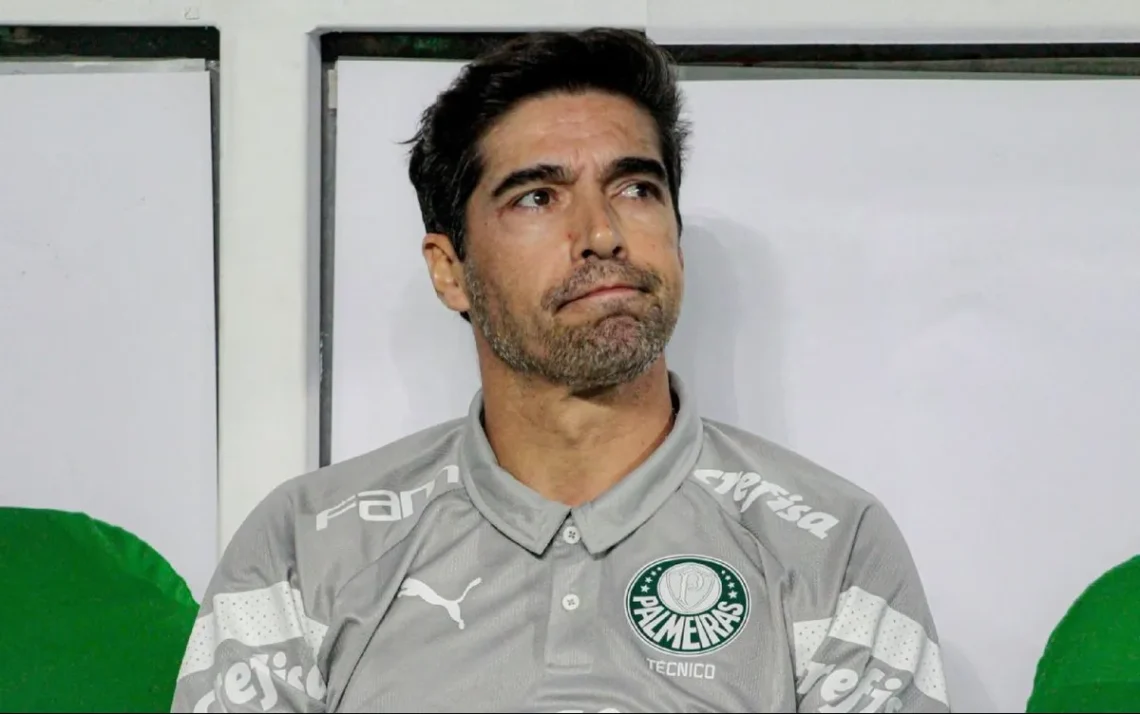 treinador, técnico;